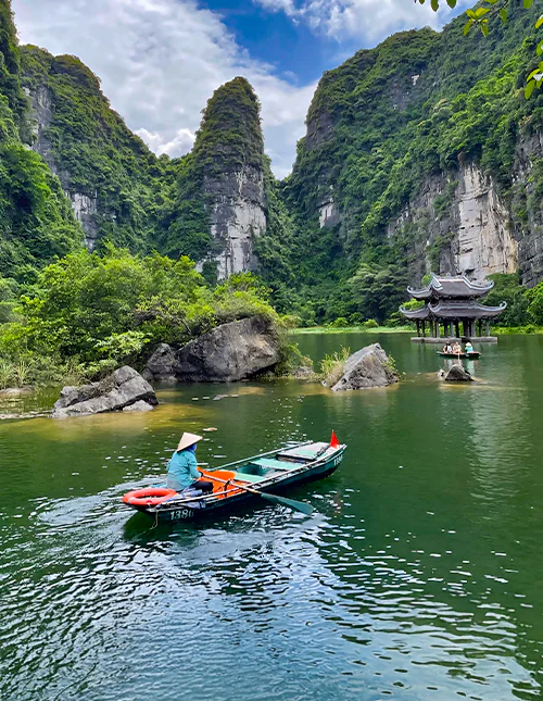 Bootsfahrt in Trang An in Ninh Binh, Vietnam